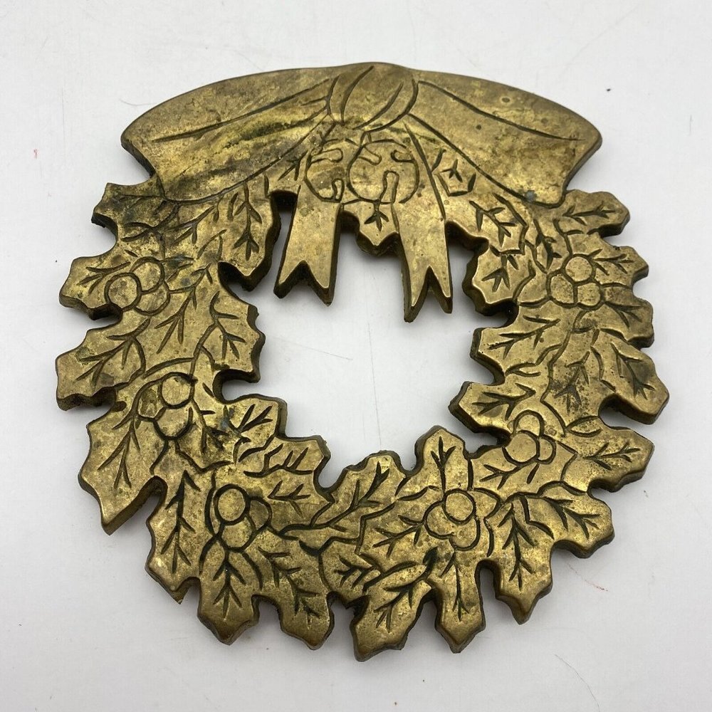 VTG‎ 80s 90s Brass Christmas Wreath Trivet Holly Bow 6.5" Holiday Patina Retro